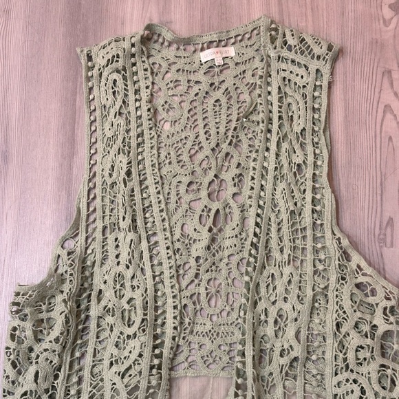 Ultra Flirt Mint Green Crochet Kimono Vest - Picture 3 of 6